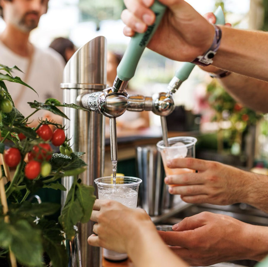 Serve high volumes of cocktails quickly and consistently.
