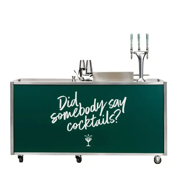 Springbay Cocktail-Station: grüne Bar mit Arbeitsfläche, Spülbecken und drei Zapfhähnen